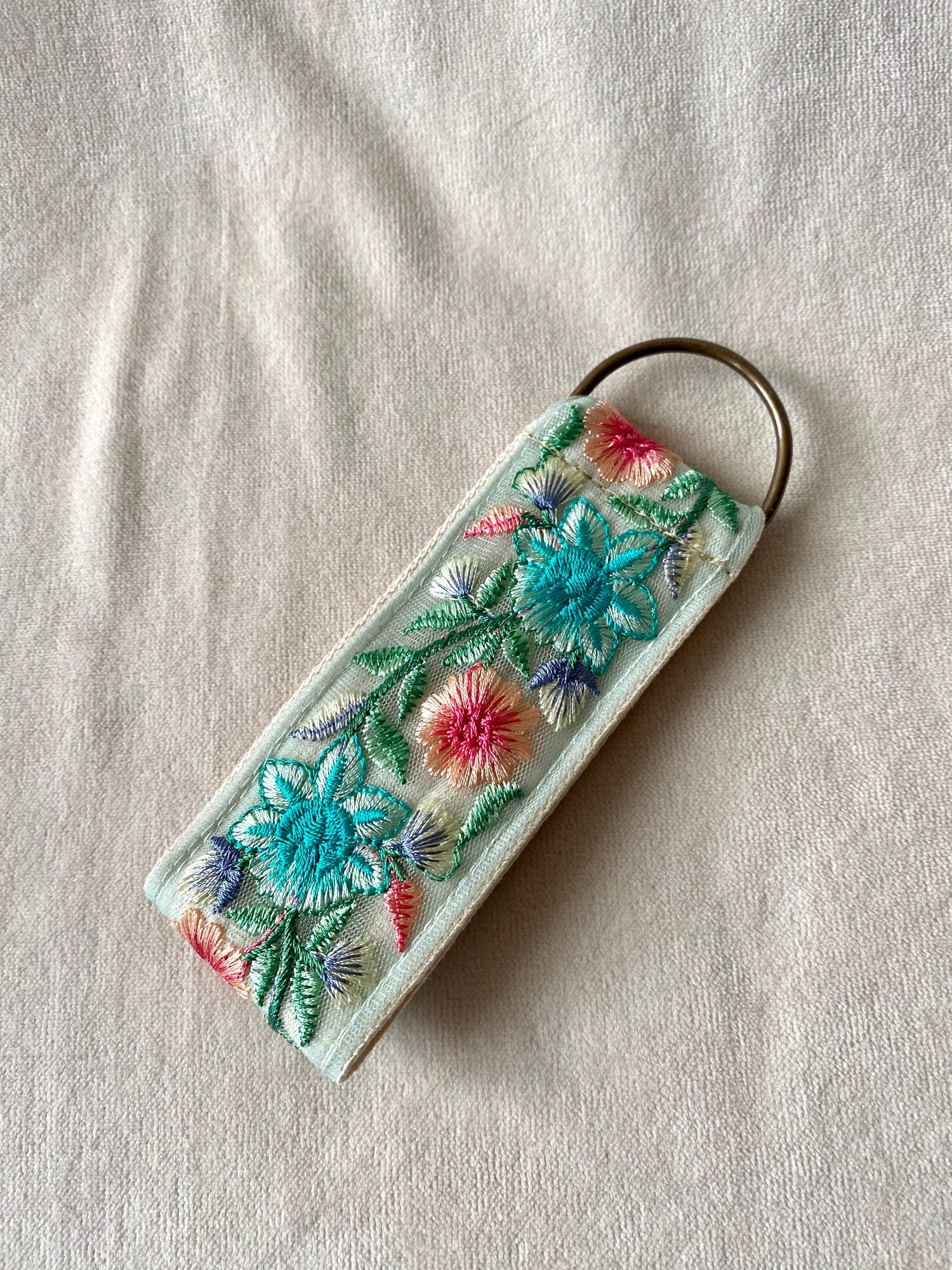 Blaue Meerjungfrau ~ Stoff-Schlüsselanhänger mit Blumenmuster, Geschenk zum Valentinstag