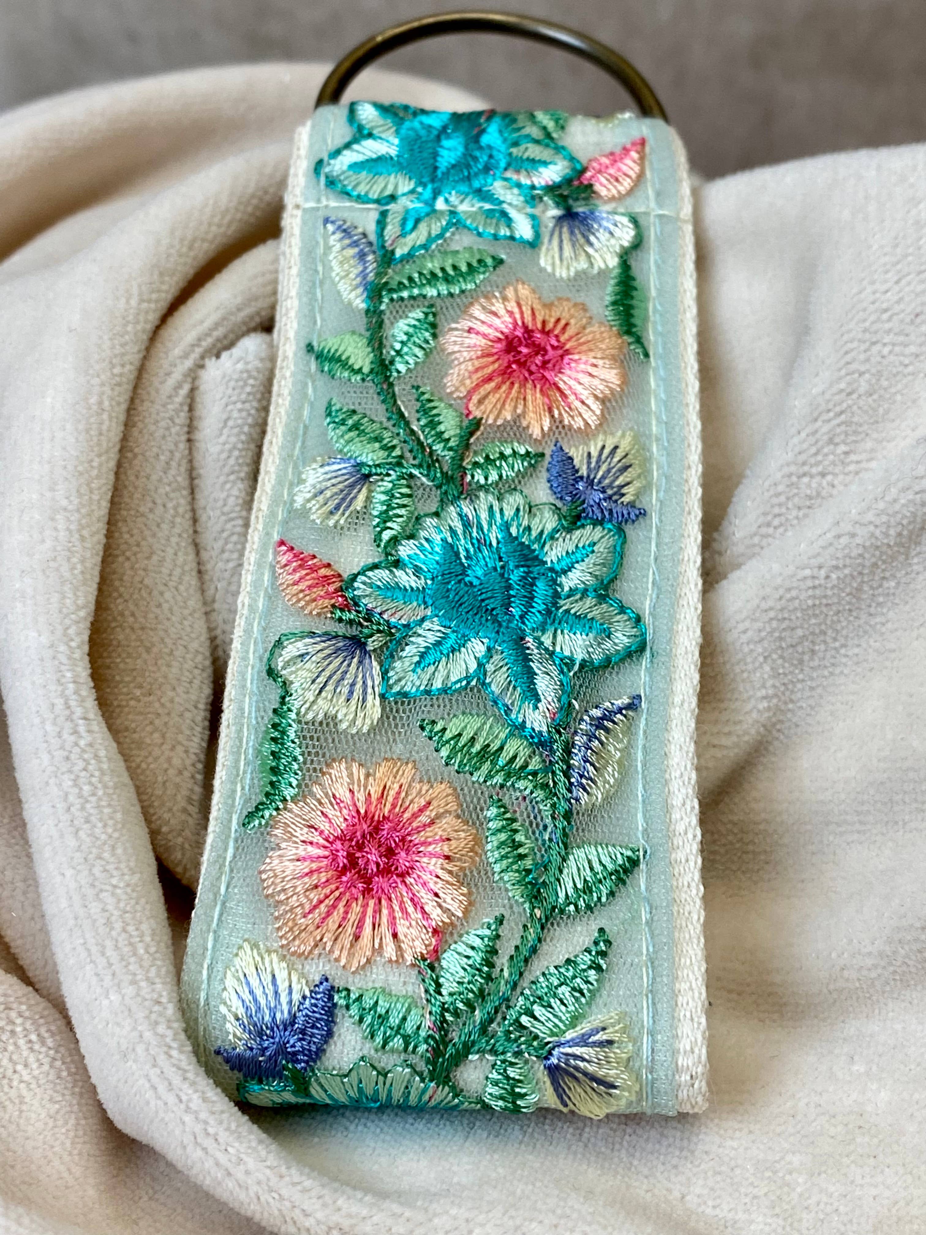 Blaue Meerjungfrau ~ Stoff-Schlüsselanhänger mit Blumenmuster, Geschenk zum Valentinstag