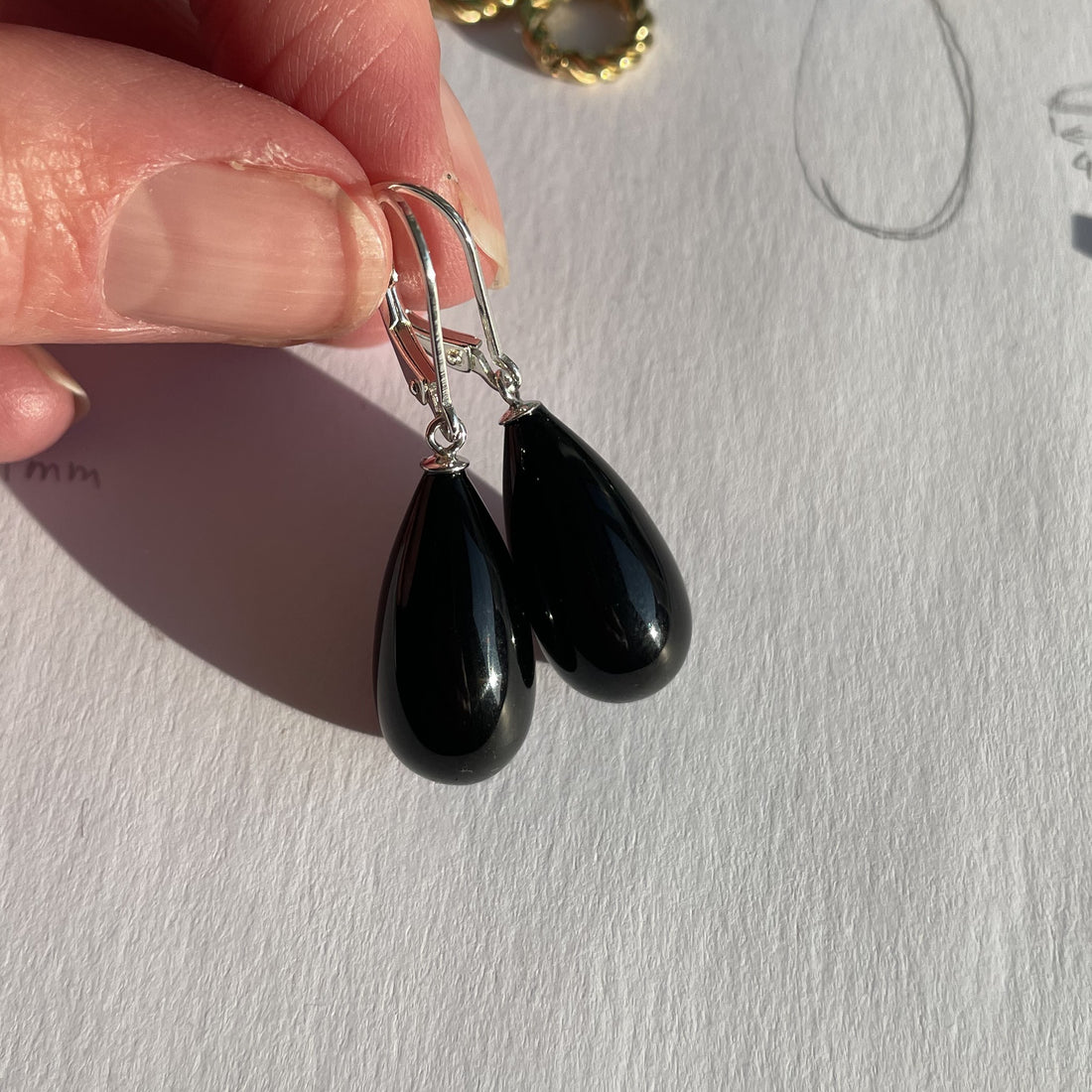 Onyx Ohrringe – glatte Tropfen