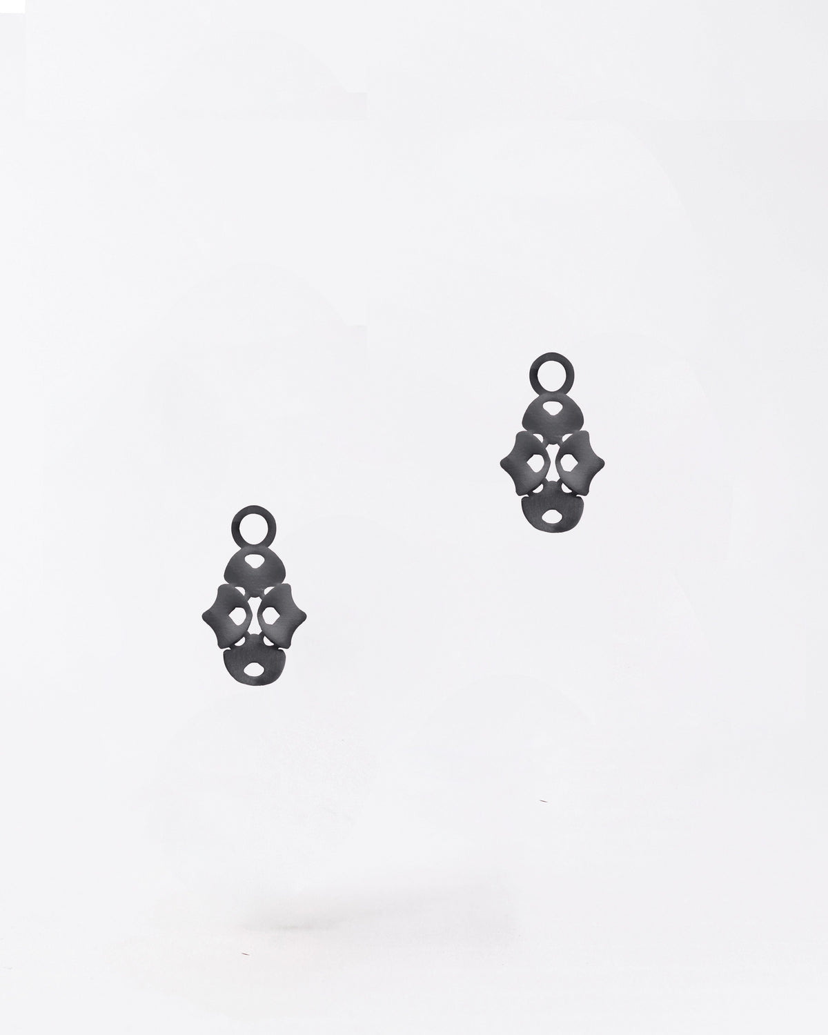 Fabnora Ornament Mini Anthrazite Grey