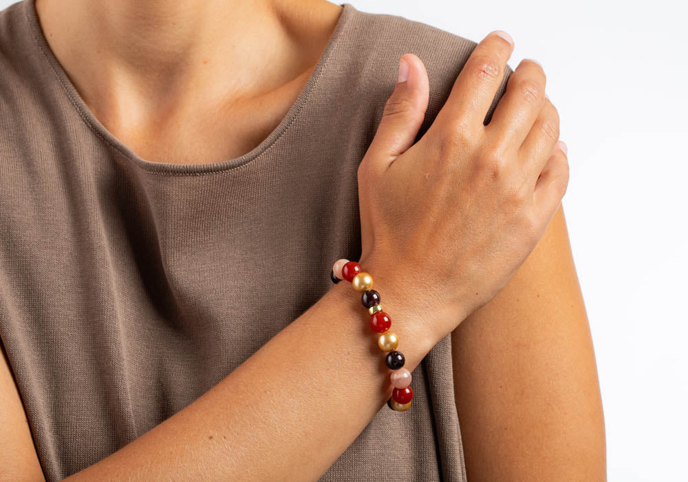 Heinzendorff Armband Sonnenstein, Karneol, Granat &amp; Perlmutt 12 mm – vergoldet