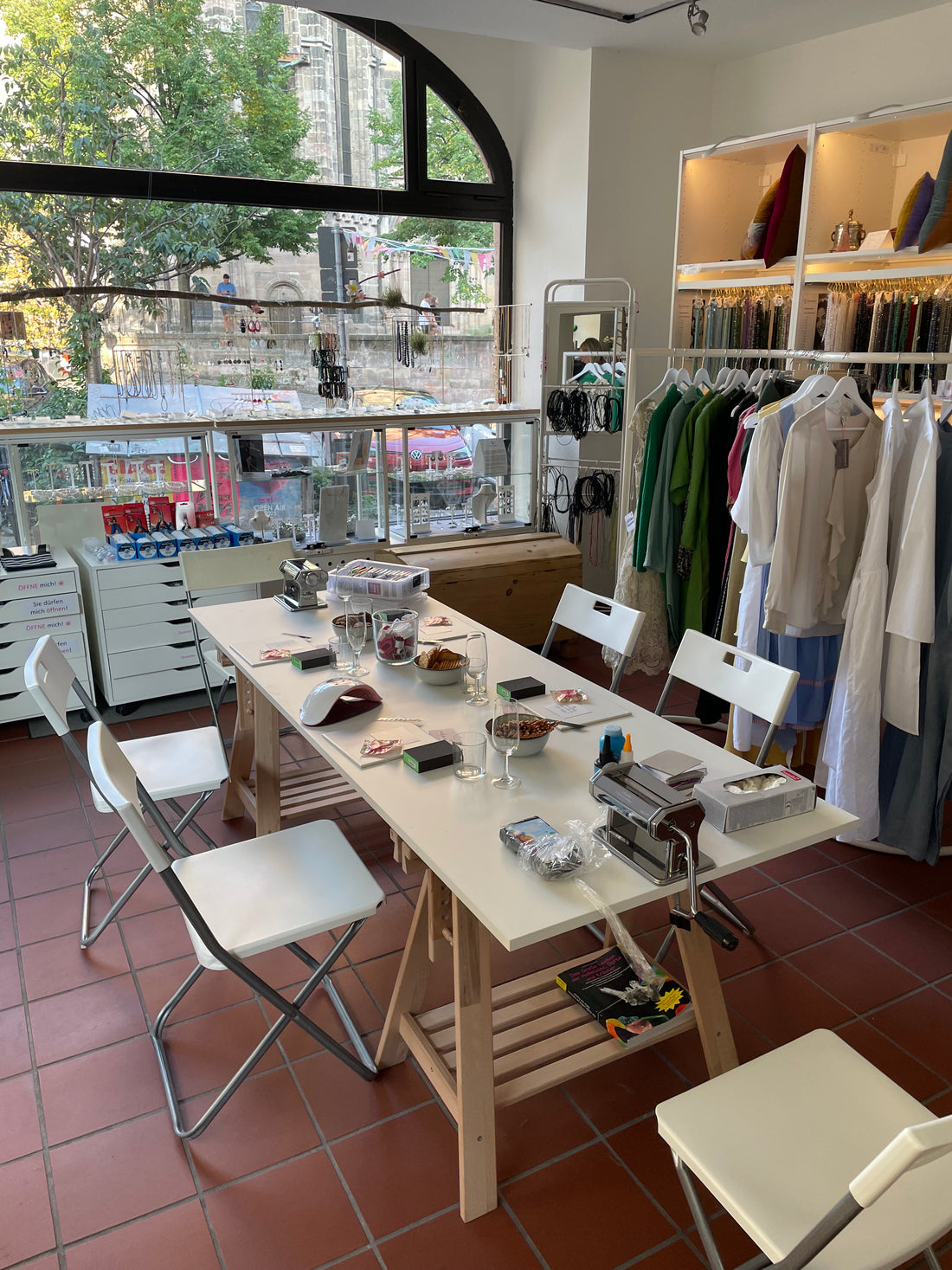 Nela Art Polymer Ton Workshop  Freitag 5.09.2025