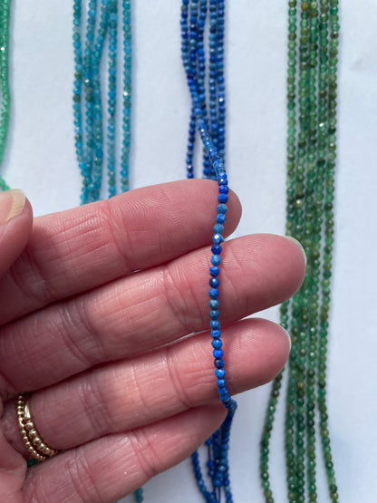 Set in Blau und Grün