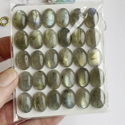 Labradorit Cabochons oval 10 x 14 mm, Qualität AA