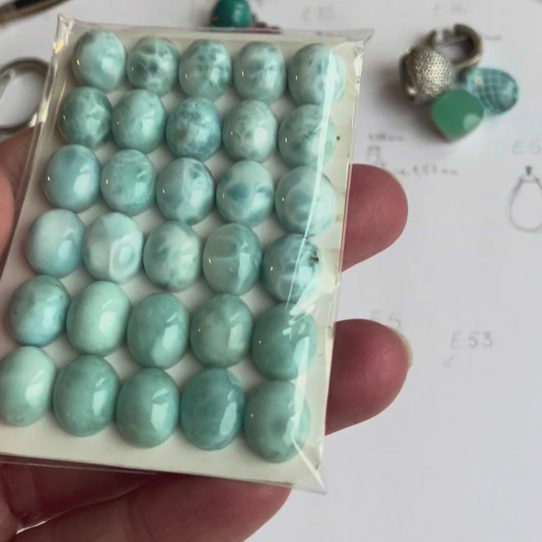 Video: Larimar Cabochons oval 9 x 11 mm
