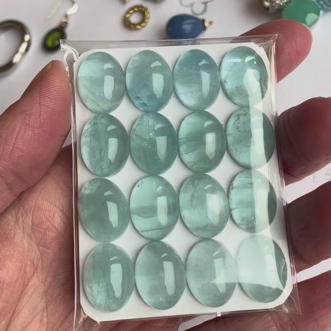 Video: Aquamarin Cabochons oval 12 x 16 mm