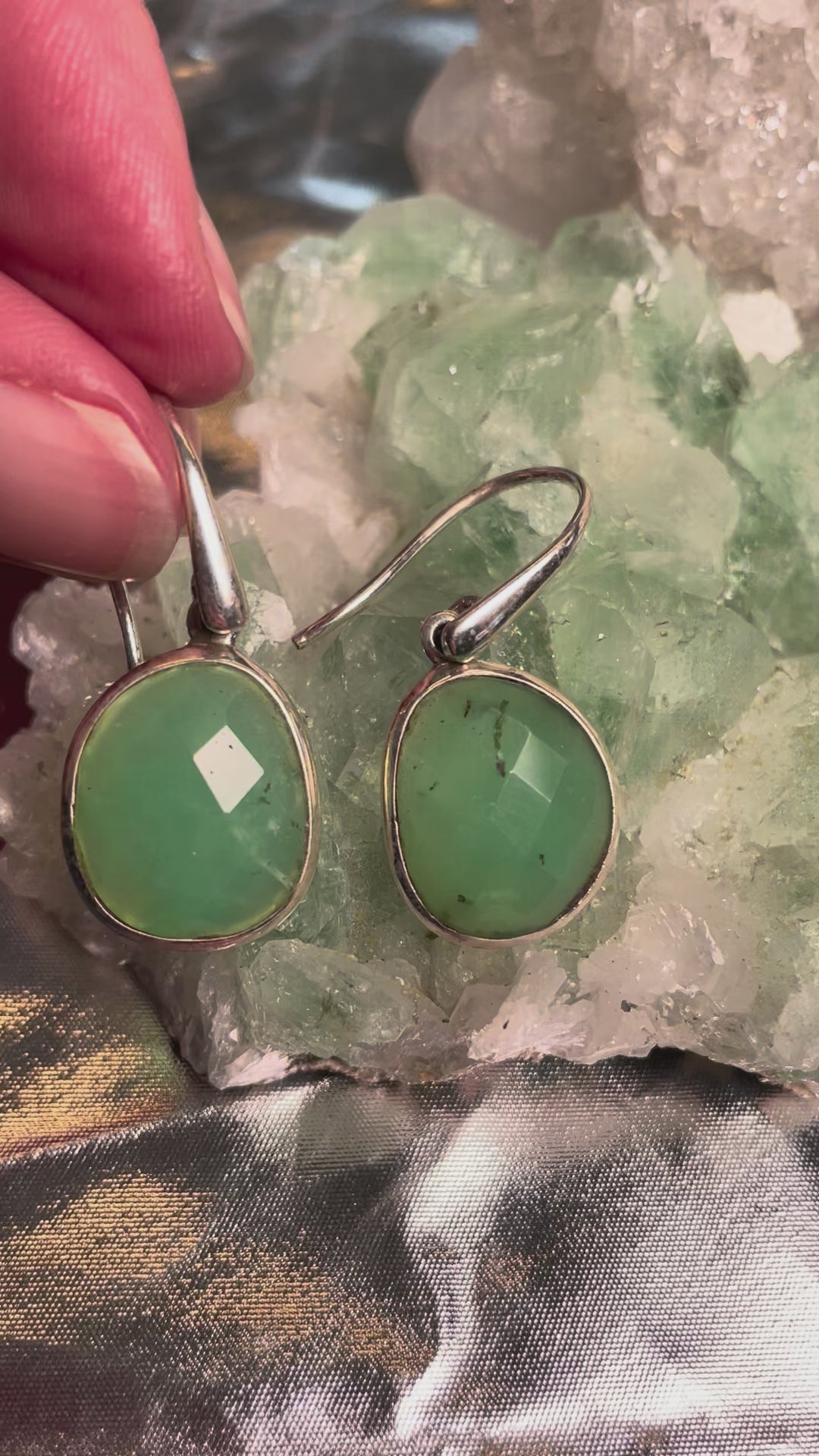 Chrysopras Ohrhänger, facettiert, oval – Sterling Silber 925