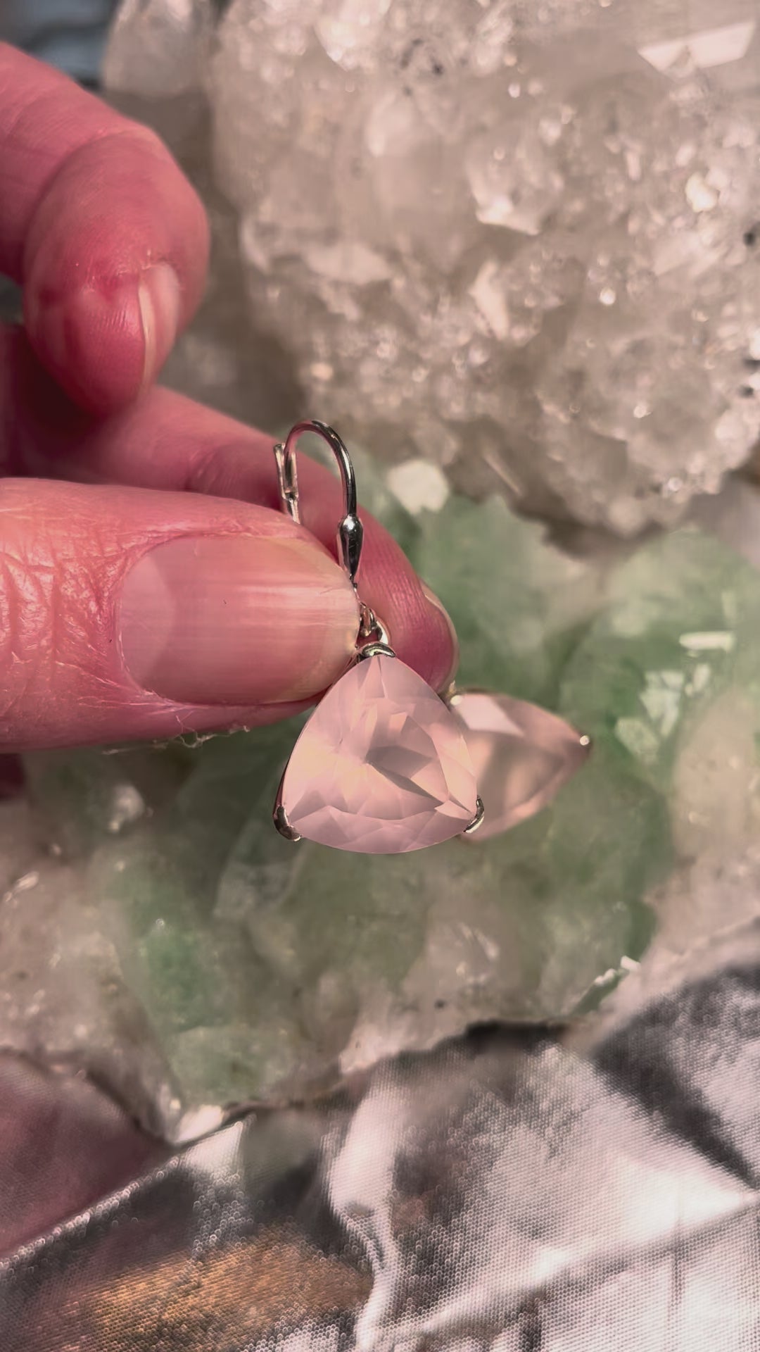 Rosenquarz Ohrhänger, facettiert, dreieckig – Sterling Silber 925
