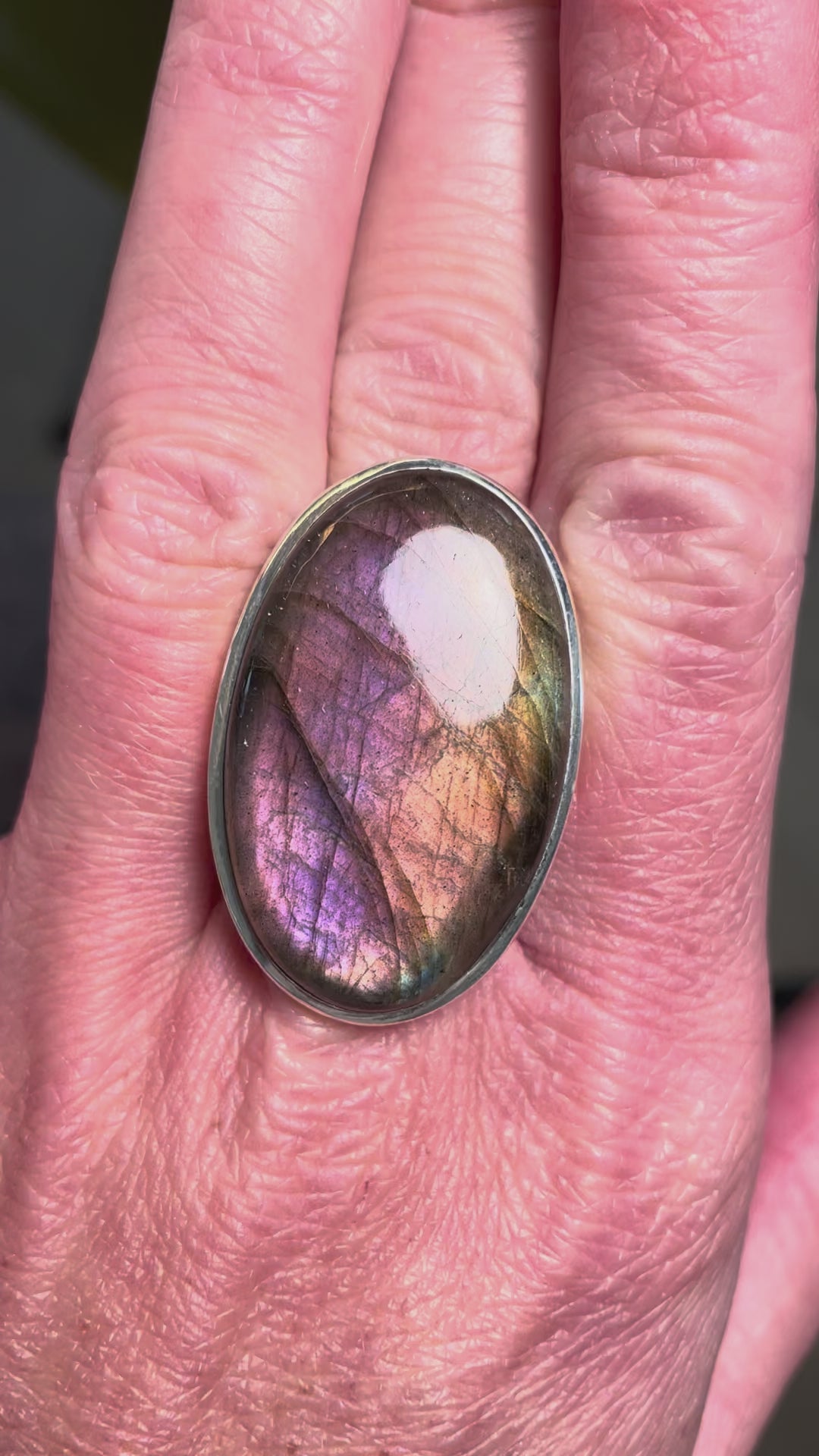 Labradorit Ring, oval, lila schimmernd – Sterling Silber 925