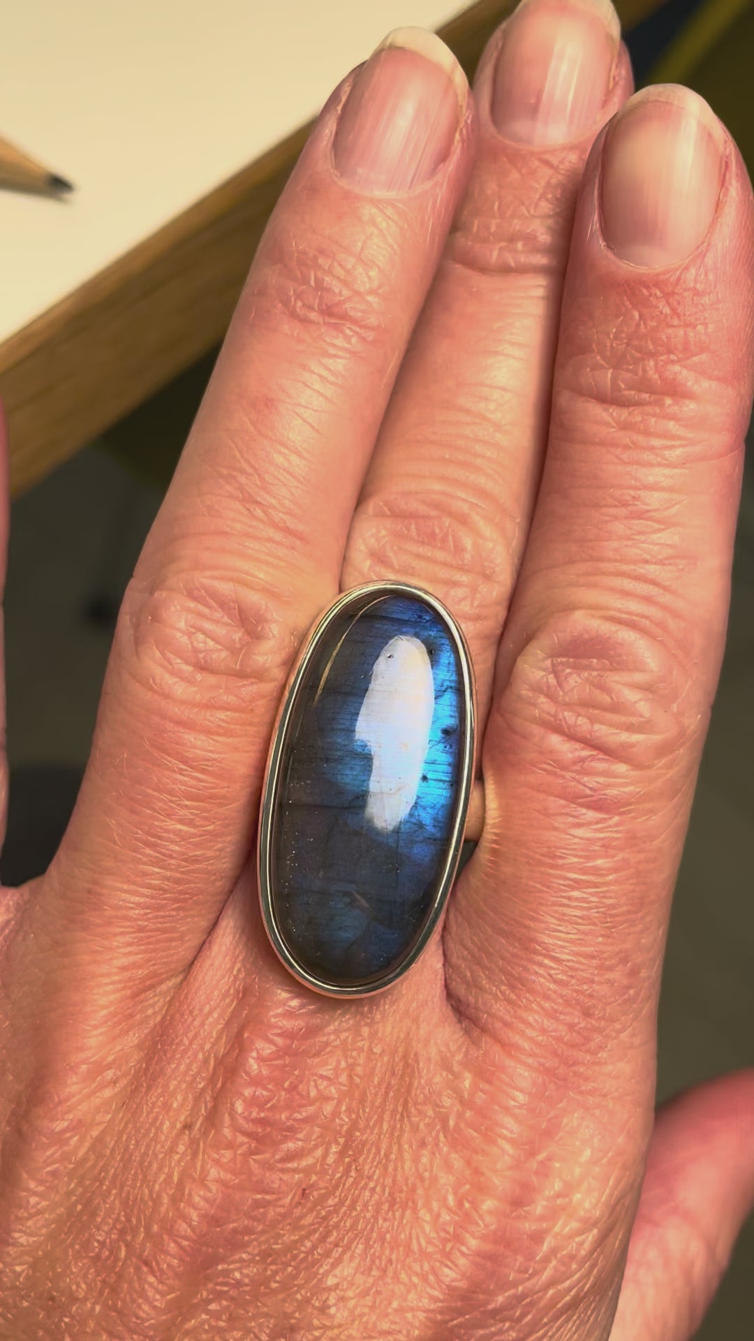 Labradorit Ring, oval, blau schimmernd – Sterling Silber 925