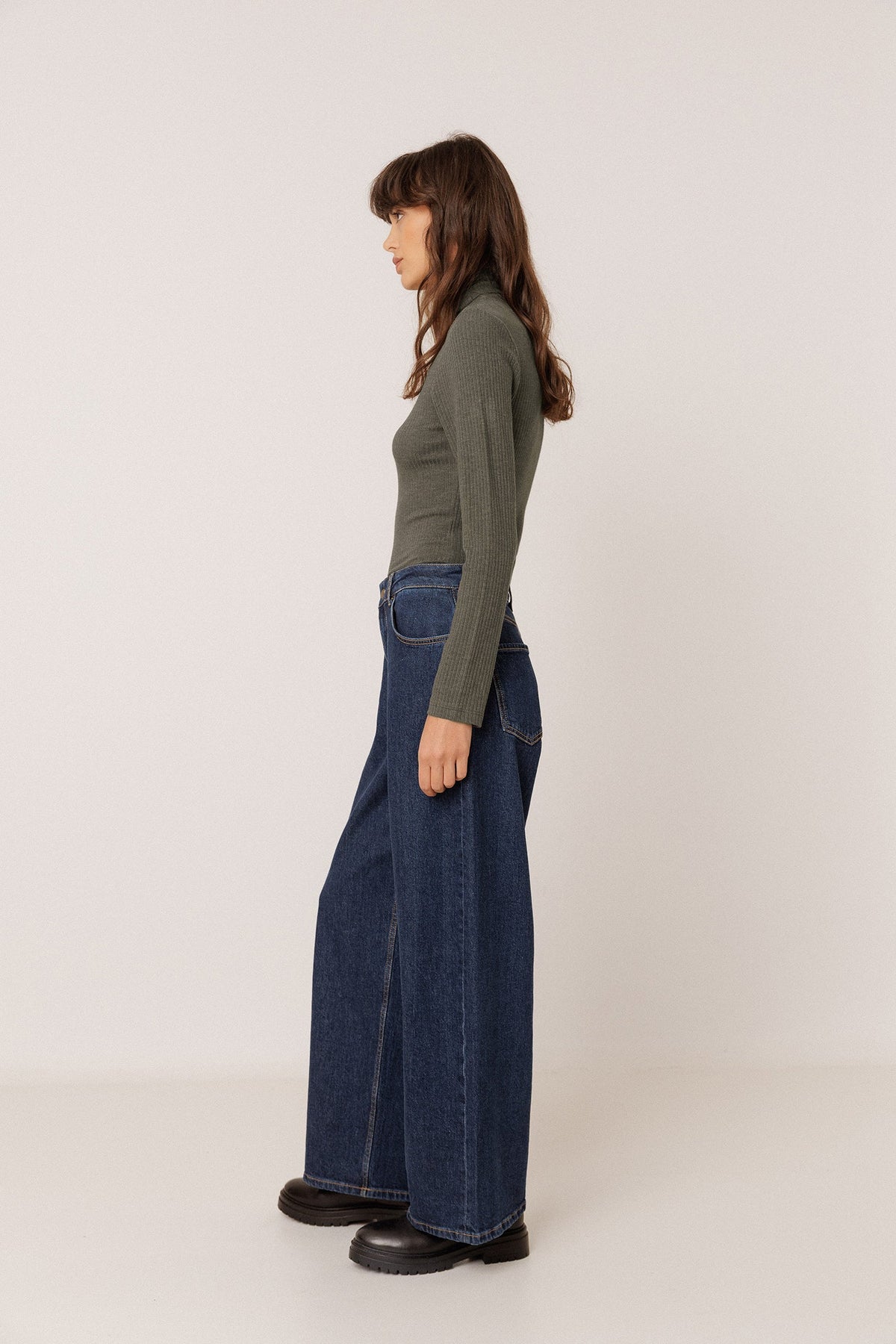 INDI&amp;COLD Rippshirt mit Rollkragen in Militärgrün